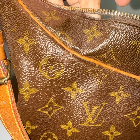 Louis Vuitton Monogram Canvas Boulogne Shoulder Bag - Picture 6 of 13